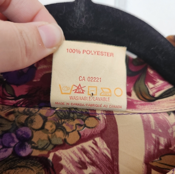 🍇80's Wine Blouse🍇 - Picture 2 of 6